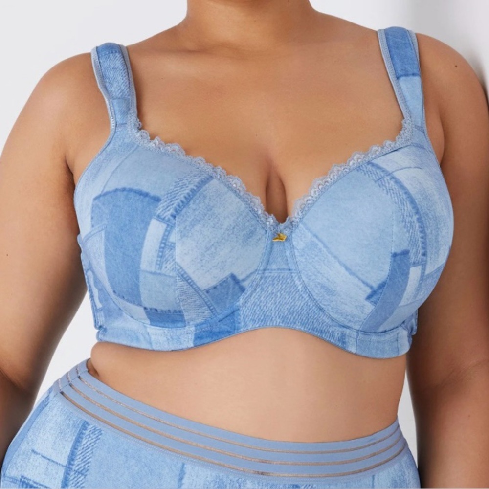 Ashley Stewart Denim Print. Plunge butterfly barback  bra. 46D NWT